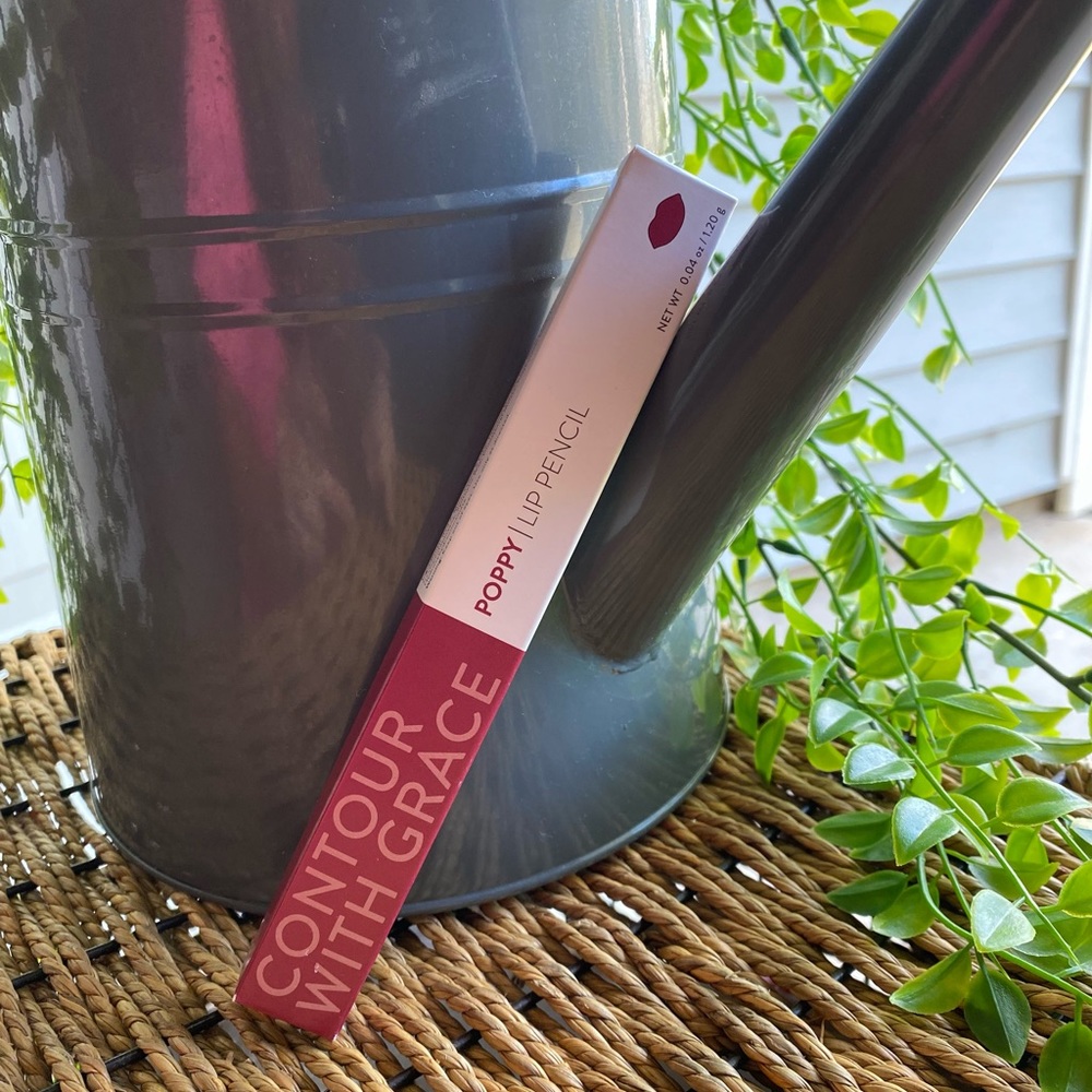 Poppy Lip Liner